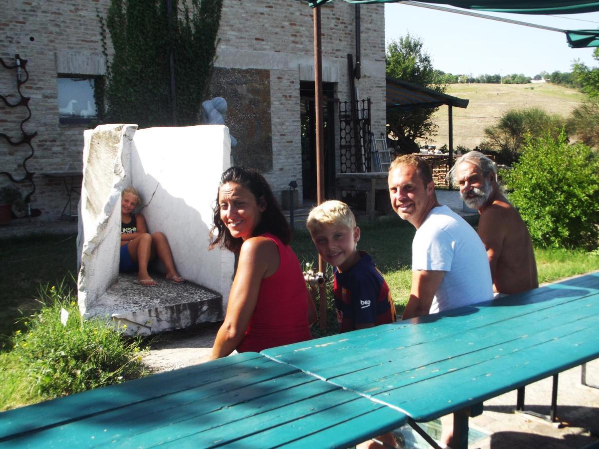 "La Casa Degli Ulivi Art B&B" Trecastelli Bagian luar foto