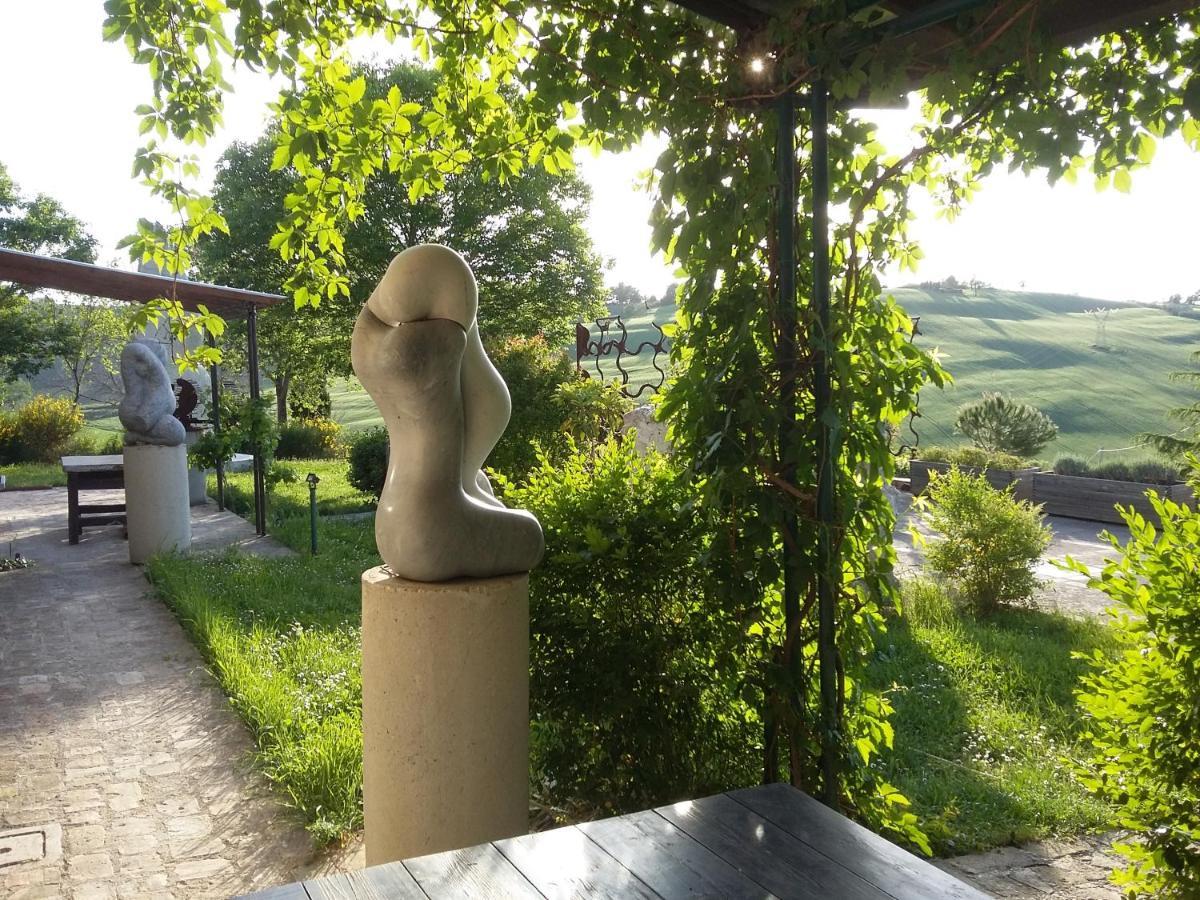 "La Casa Degli Ulivi Art B&B" Trecastelli Bagian luar foto